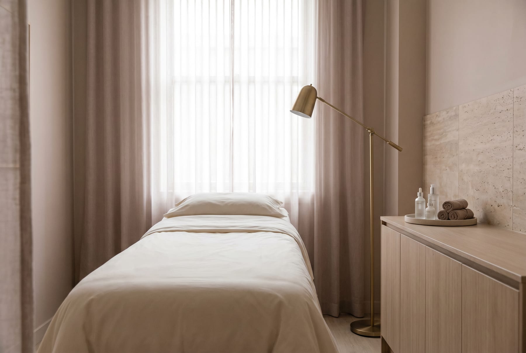 Treatment room at Lash & Brow Studio by Alex